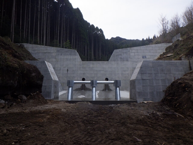 砂防ダムの建設
